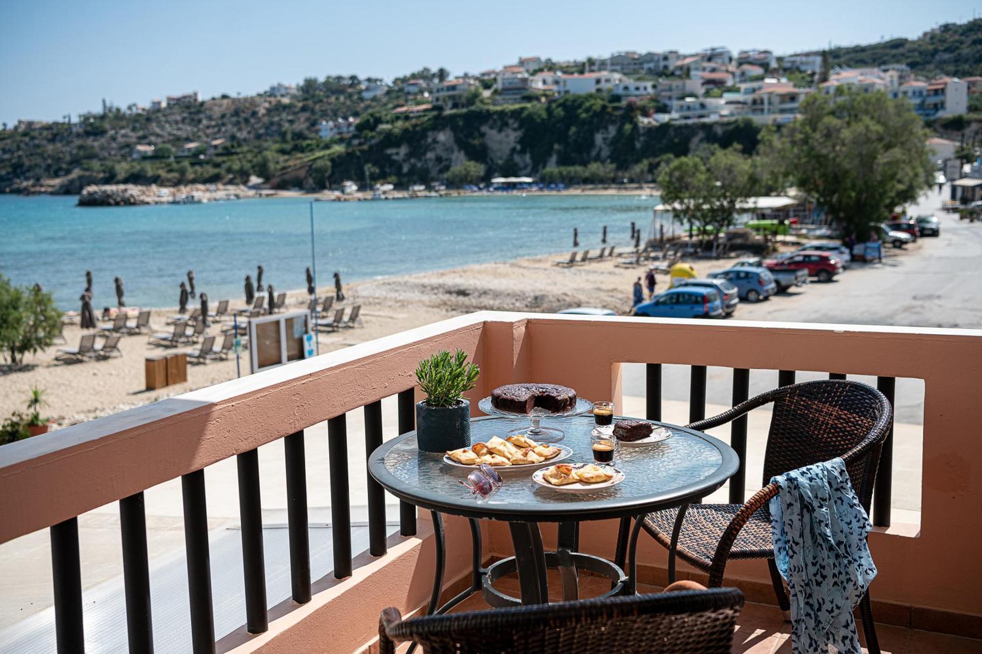 Elena Seafront Luxury Apartments อัลมีรีดา ภายนอก รูปภาพ